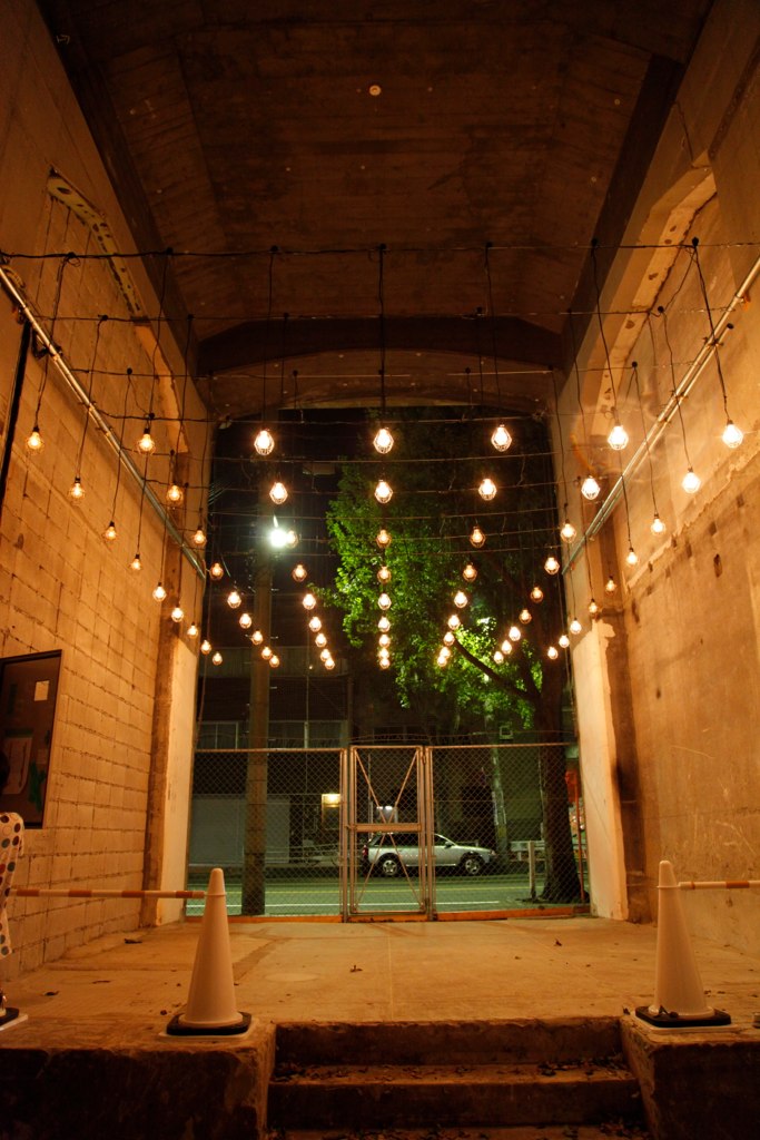 神戸ビエンナーレ2011 高架下アートプロジェクト - Brilliant Noise