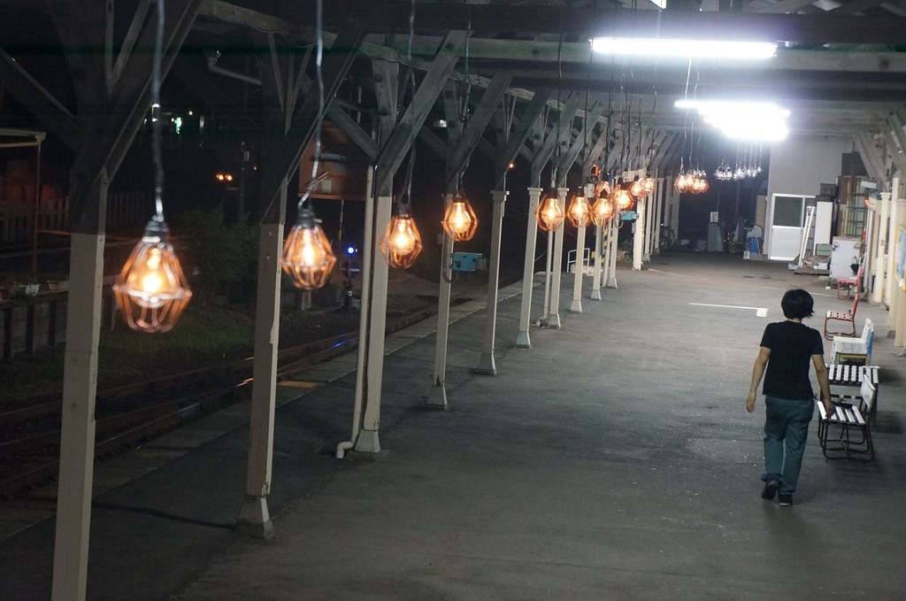 Brilliant Noise in Train