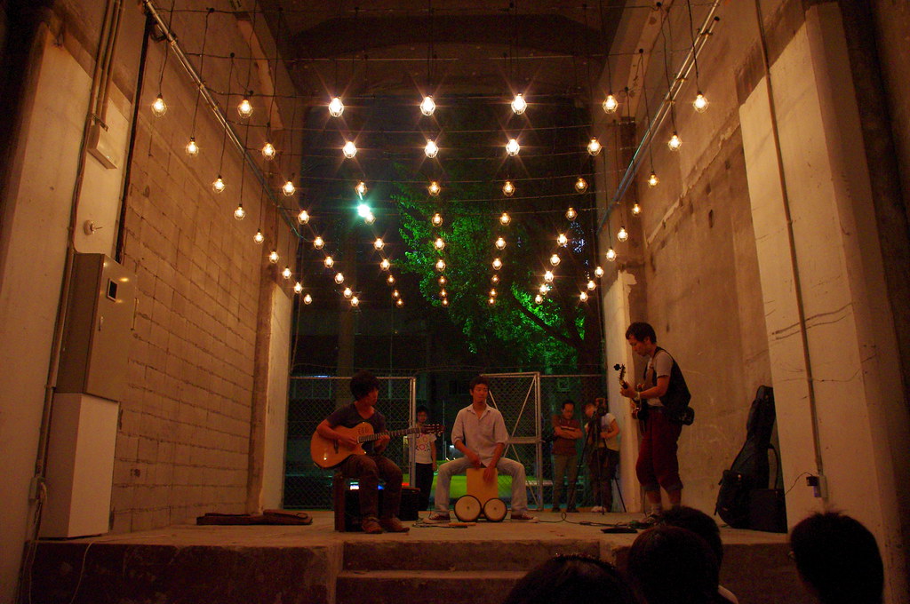 神戸ビエンナーレ2011 高架下アートプロジェクト - Brilliant Noise