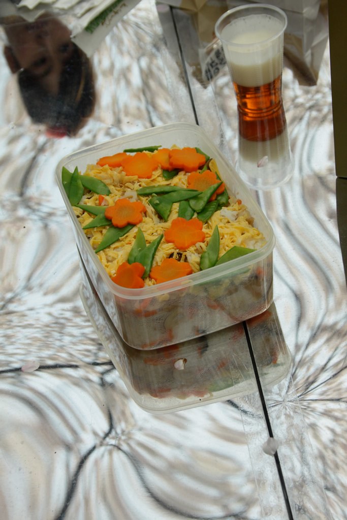 桜を見おろす会（お花見インスタレーション）