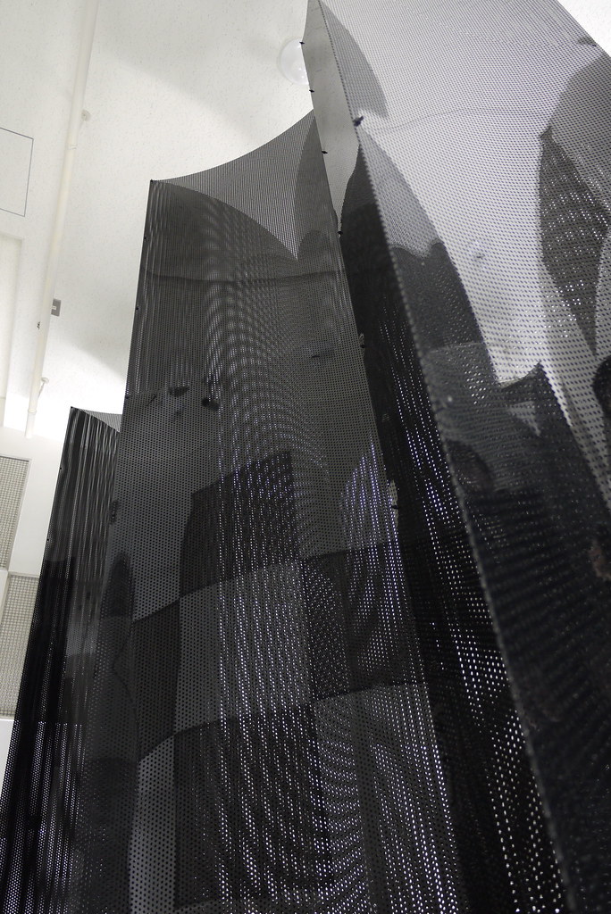 White Dots Columns [こうべアート街道　新開地～モトコー編]