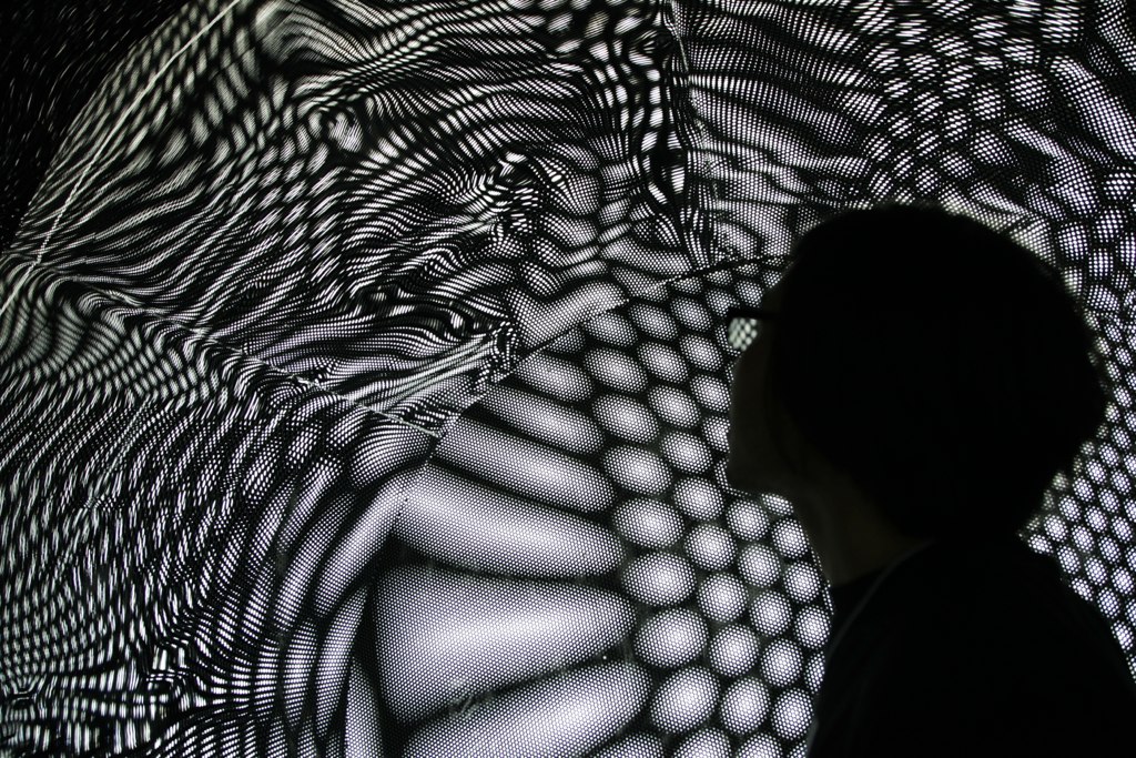 White Dots Room